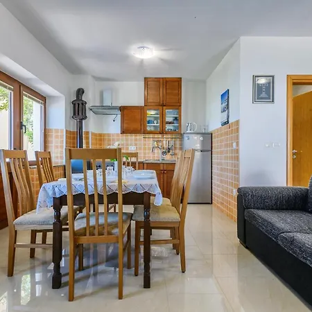 Stone House On The Batalaza - Apartment Kali
