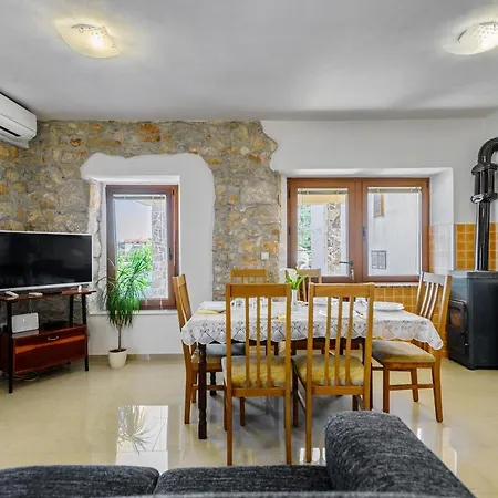 Stone House On The Batalaza - Apartment