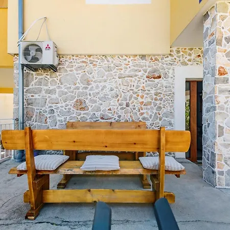 Stone House On The Batalaza - カリ