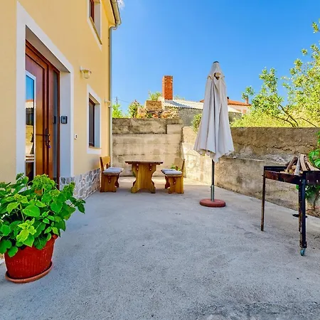Apartment Stone House On The Batalaza -